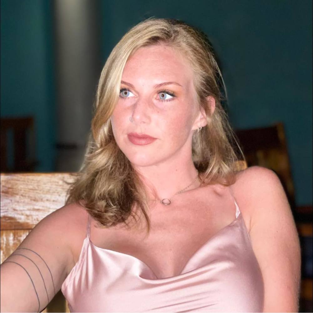 Meet your Posher, Stephanie